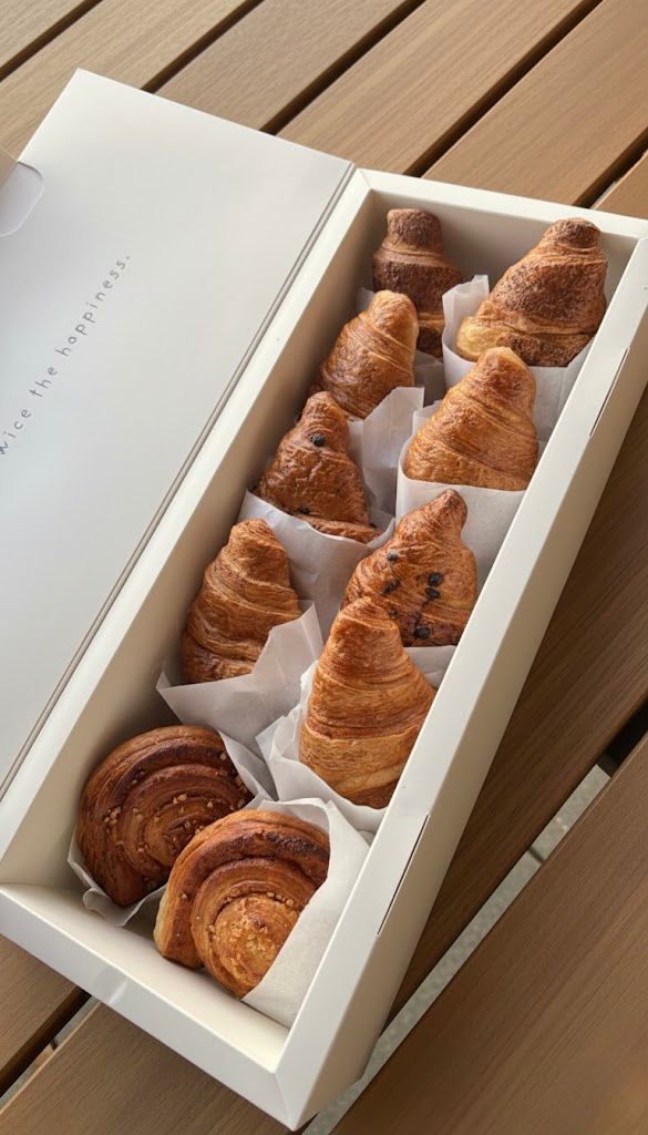 Croissant Box